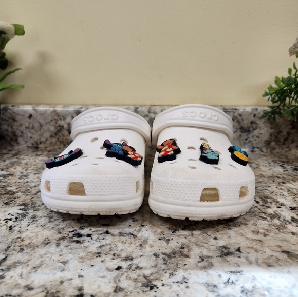 Crocs White With 5 Lilo & Stitch Jibbitz Charms Women's Size 8/ Men's Size 6 - Picture 3 of 16